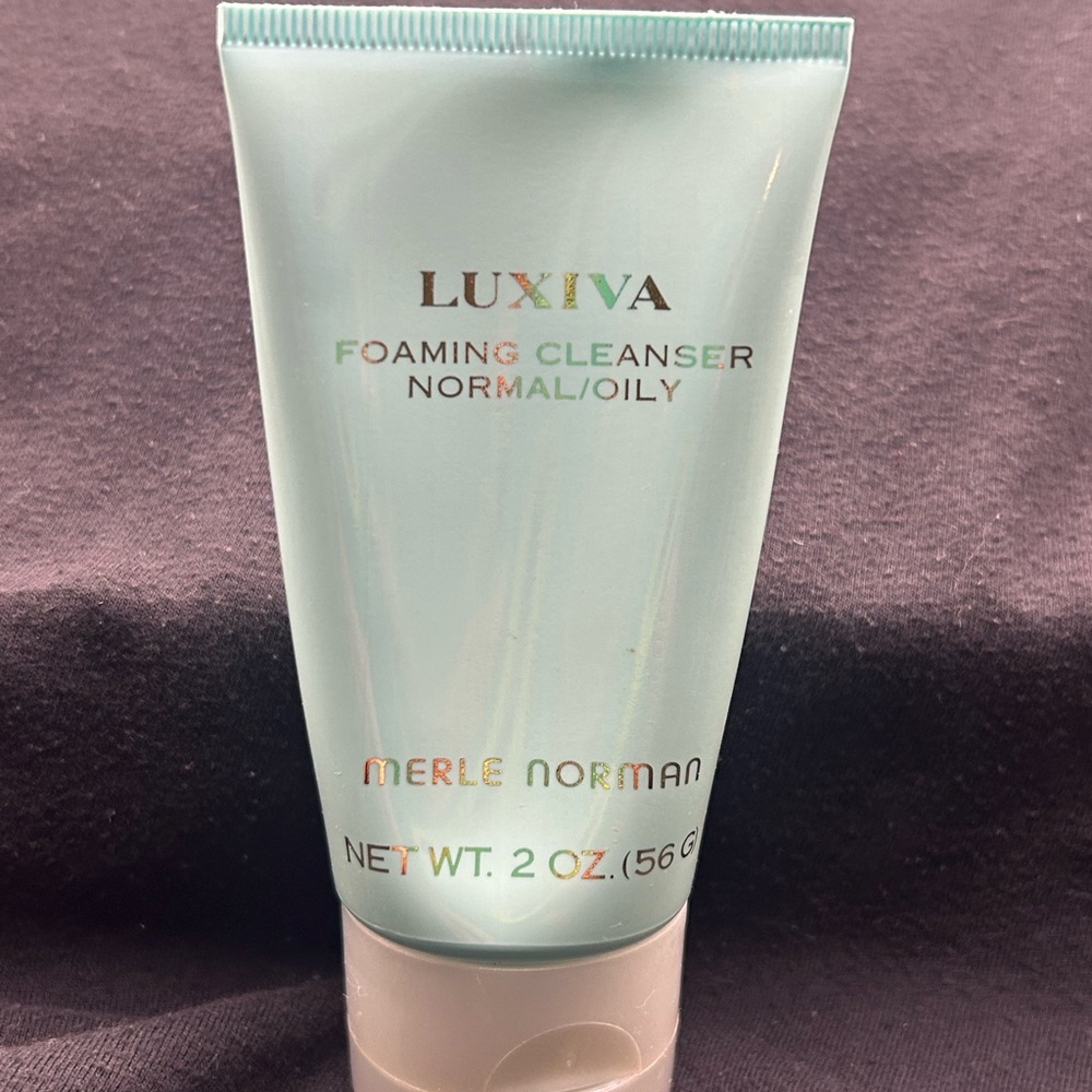 Merle Norman Luxiva Foaming cleanser Normal/Oily